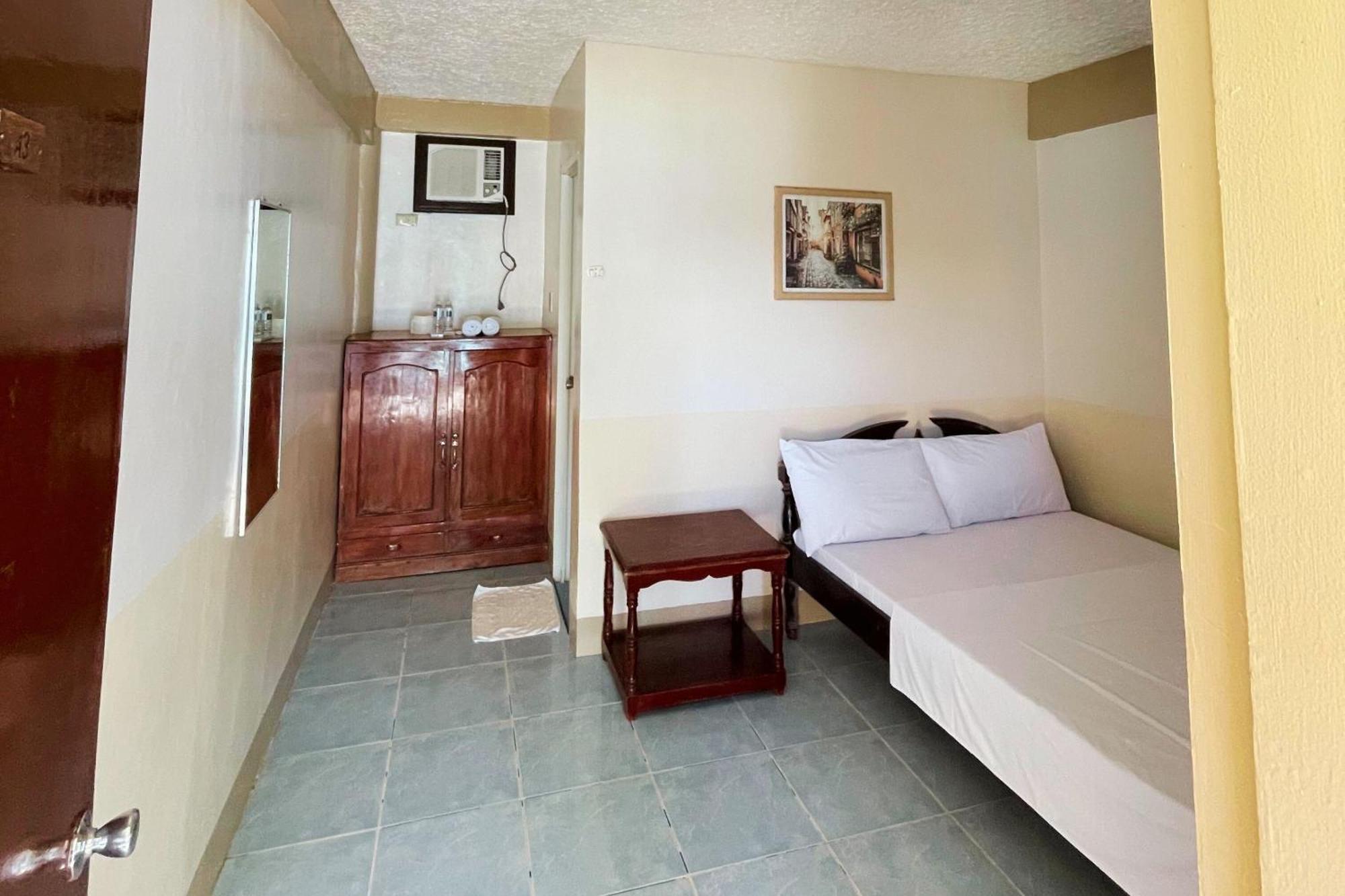 Durhan White Beach Resort Powered By Cocotel Tabuelan Екстериор снимка