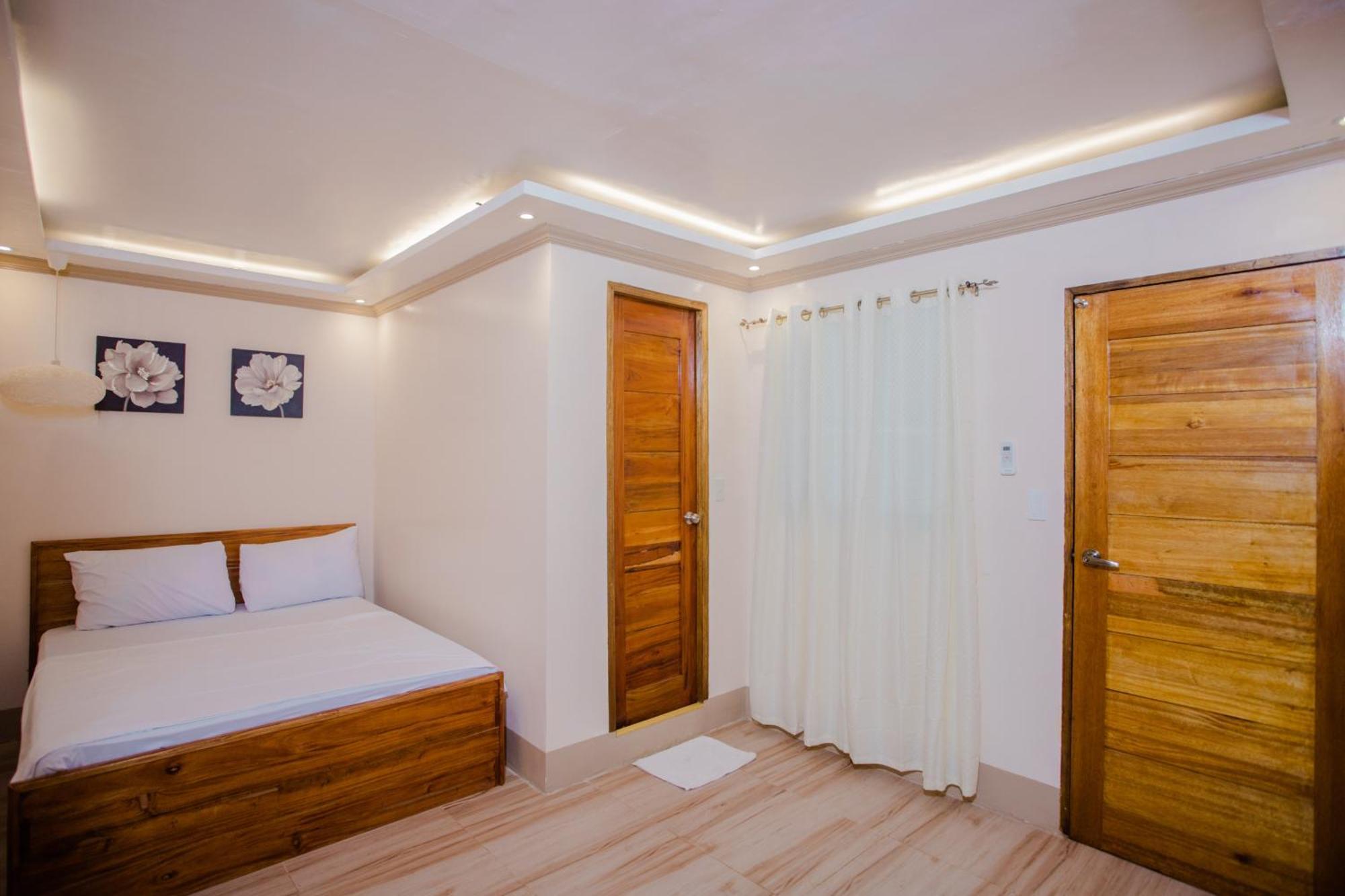 Durhan White Beach Resort Powered By Cocotel Tabuelan Екстериор снимка